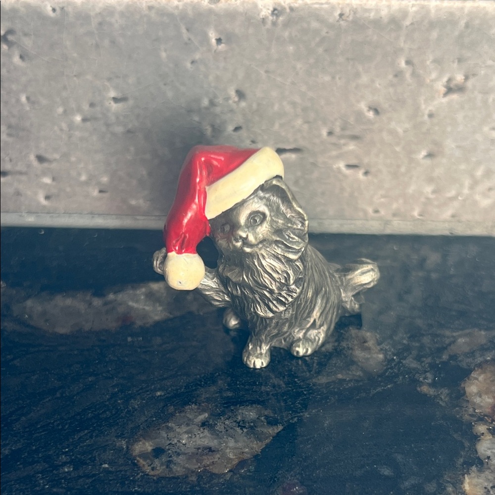 Fine Pewter Hallmark 1982 Cat Figurine with Santa Hat